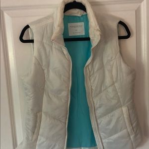 Aeropostale White Puffy Vest